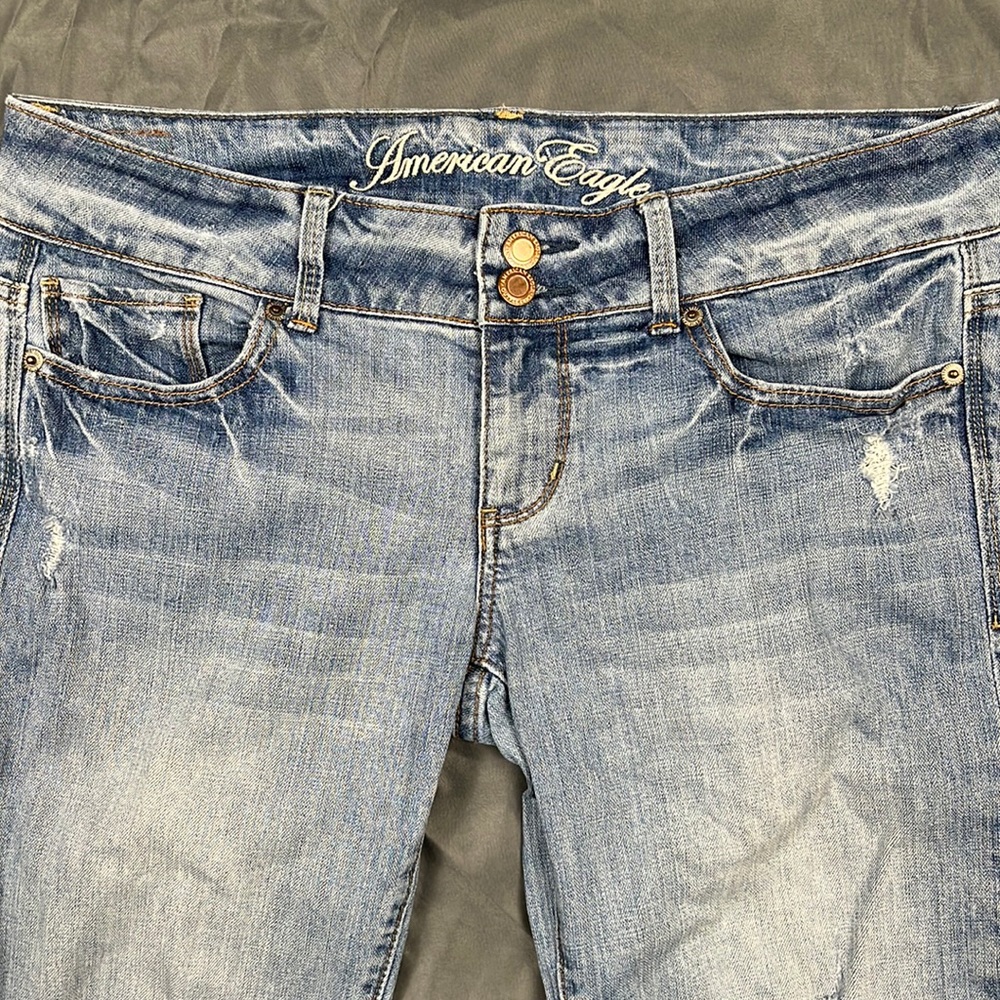 American Eagle Heavily Distressed Jeans | Size 8
